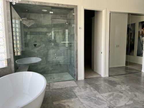 Art Lover's Paradise In Rancho Mirage!