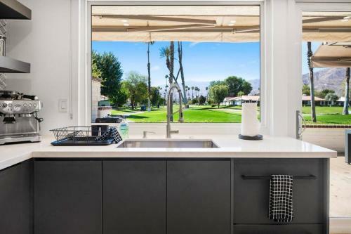 New! 2022 Availability Luxurious Contemporary Desert Retreat