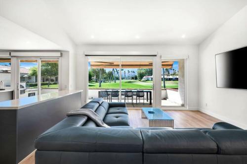 New! 2022 Availability Luxurious Contemporary Desert Retreat