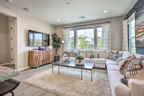 Relaxing Roseville Home With Outdoor Amenities