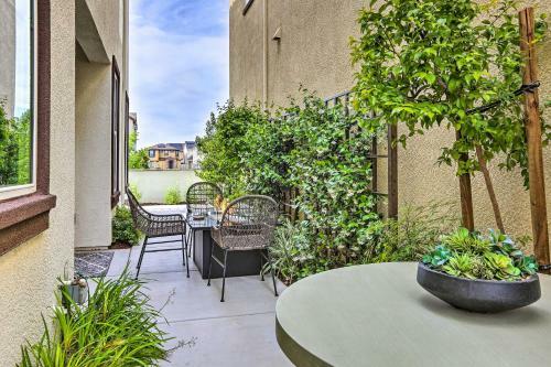 Relaxing Roseville Home With Outdoor Amenities