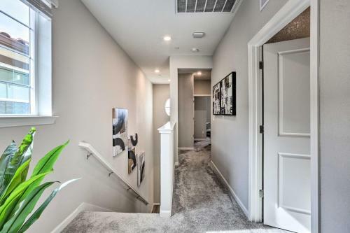 Relaxing Roseville Home With Outdoor Amenities