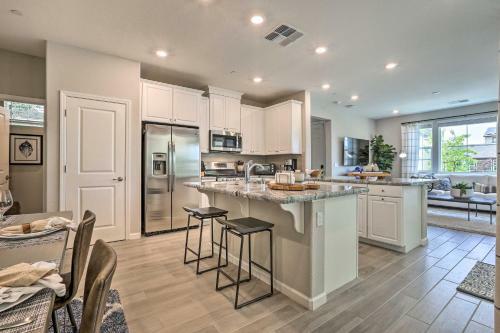 Relaxing Roseville Home With Outdoor Amenities