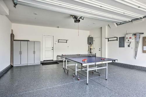 Relaxing Roseville Home With Outdoor Amenities
