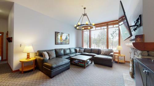 #550 Village, Walk To Gondola 3bd, 3bath With Spa