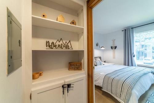 #525 Walk To Golf Course, Midtown, Stunning Condo