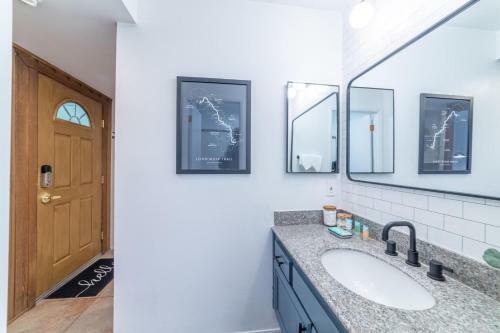 #525 Walk To Golf Course, Midtown, Stunning Condo
