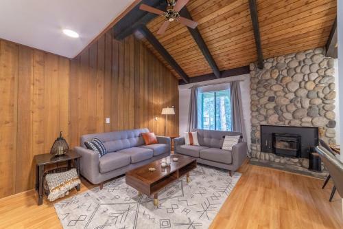 #525 Walk To Golf Course, Midtown, Stunning Condo