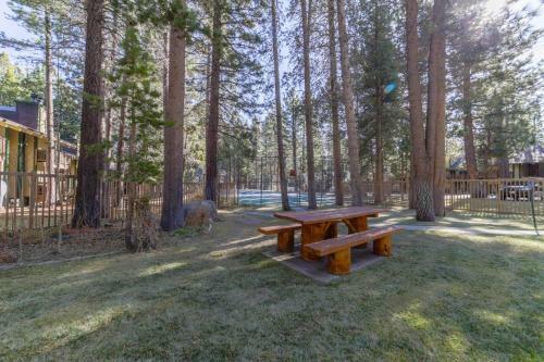 #525 Walk To Golf Course, Midtown, Stunning Condo