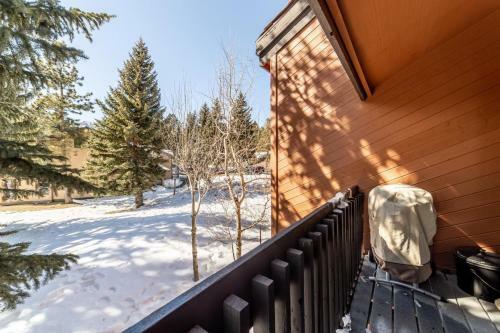 #492- Peaceful Snowcreek Retreat