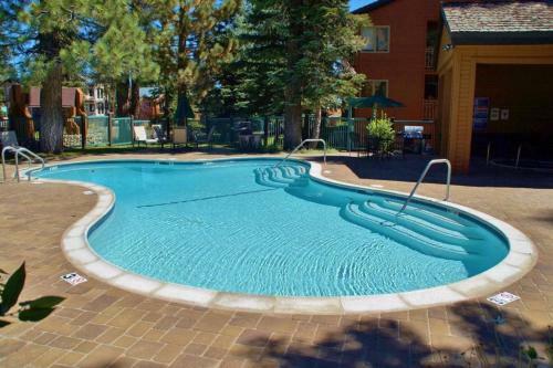 #490 - Modern, Rustic Mammoth Condo, Mountain Views & Spa