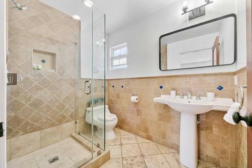 Villa Beverly Grove Spanish Oasis With Pool & Parking