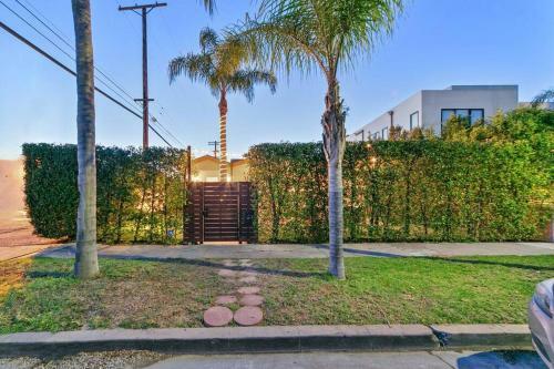 Villa Beverly Grove Spanish Oasis With Pool & Parking