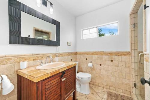 Villa Beverly Grove Spanish Oasis With Pool & Parking
