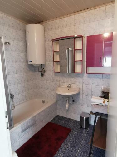 Apartamento Ferienwohnungen "zum S�ss"