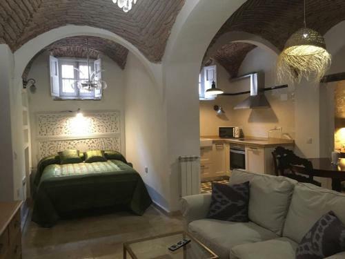 Apartamento Torre�n Y Arco De Santa Ana