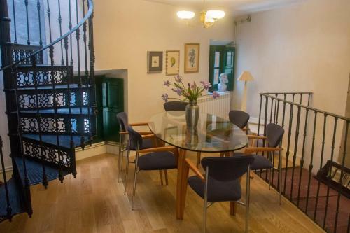 Apartamento Torre�n Y Arco De Santa Ana