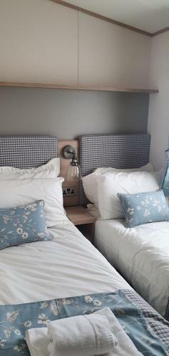 Lodge Home Farm Park - Static Caravans