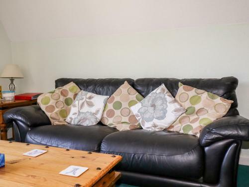 16 The Coombe