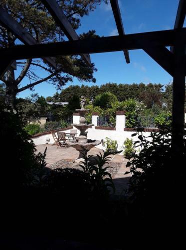 Kings Acre Spacious 4 Bed With Breath-taking Views