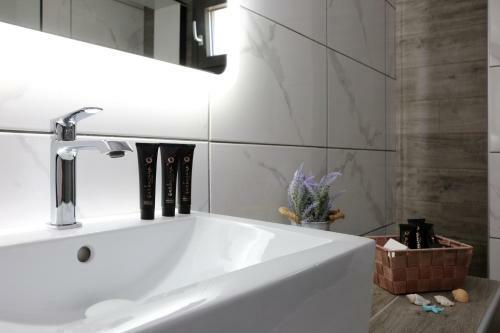 Street 90 Luxury Apartment