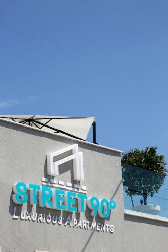 Street 90 Luxury Apartment