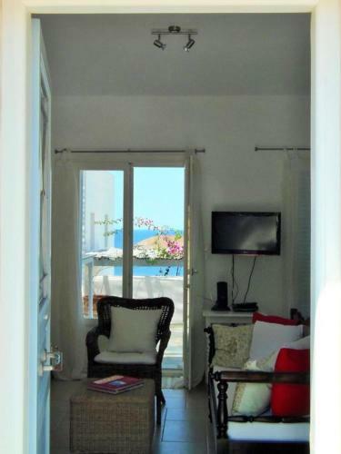 Amazing Villa With Sea Views In Syros Greece