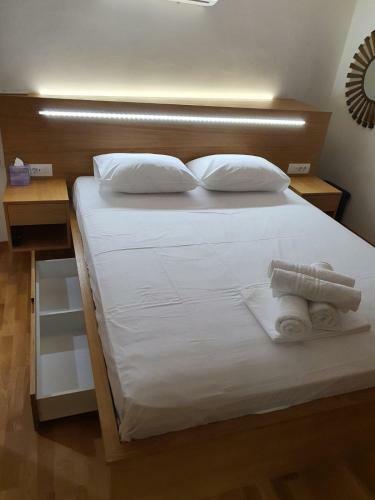 Smart Luxury Amperia House