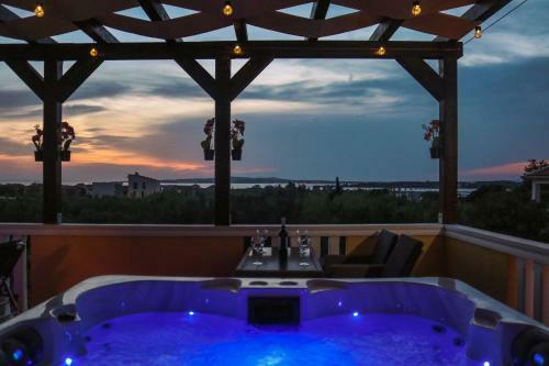 New Luxury Apartment Sun@set With Jacuzzi And Wonderful View