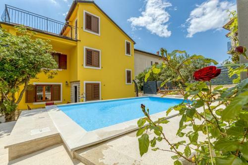 Holiday House Ljubas With Private Pool