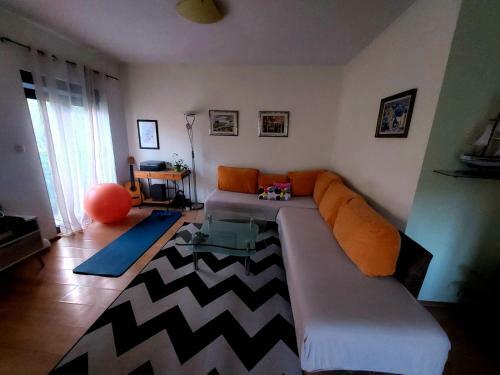 Issa Apartment