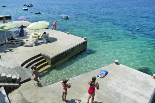 Apartment In House Srecko, Stara Novalja, On The Beach
