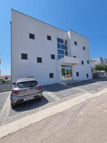 Apartment N