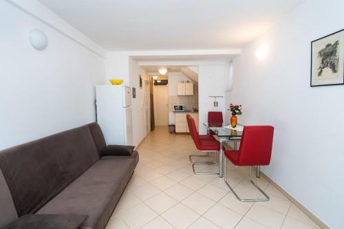 Apartment Pave