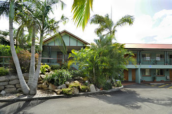 Mcnevins Logan Park Motel