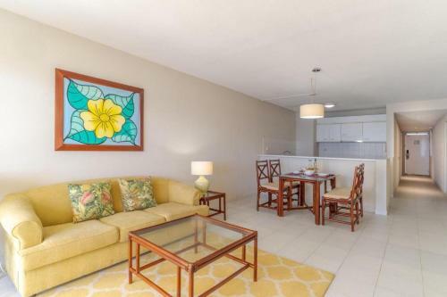 Delightful Ocean Front Escape Atlantic Gardens Apart 414