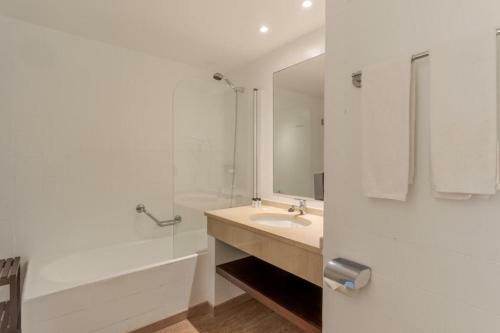 Delightful Ocean Front Escape Atlantic Gardens Apart 414
