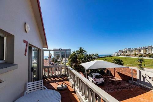 Secure One Bedroom Apartment 500m From The Beach