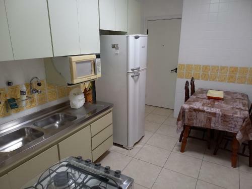 Apartamento Apto Guaruj� - Enseada - 3 Dorms - Para 8 Pessoas
