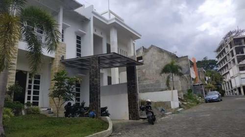 Villa Residen 99 Batu Malang