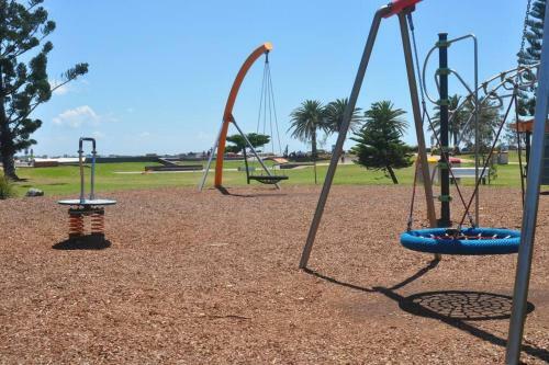 Apartamento Beachside Bliss - Location, Location At Town Beach