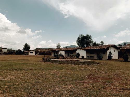 Hotel Caba�as El Fresno