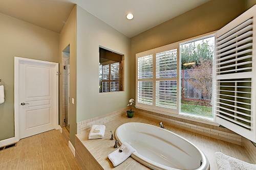 Gorgeous Wine Country Getaway