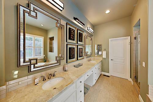 Gorgeous Wine Country Getaway