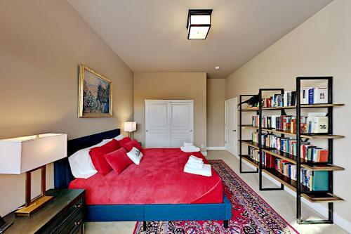 Gorgeous Wine Country Getaway
