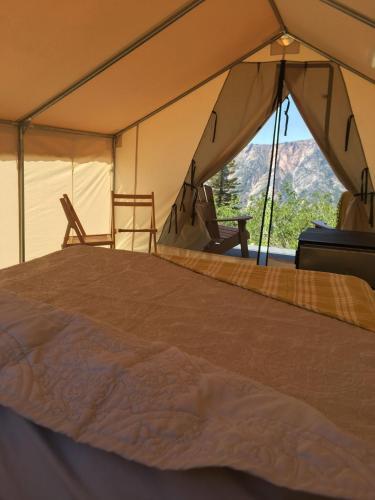 Glamping Tent With Beautiful Mokelumne Peak Views Cabin