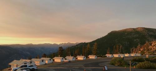 Glamping Tent With Beautiful Mokelumne Peak Views Cabin