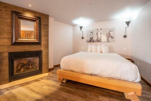 Apartamento Studio Efficiency Unit With Balcony Over Mountaineer Square Condo