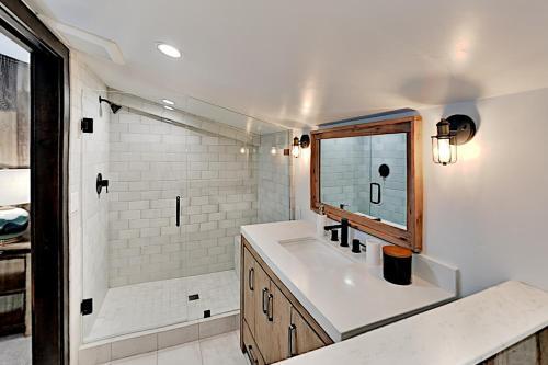 Ski-in, Ski-out Designer Condo