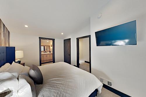 Ski-in, Ski-out Designer Condo